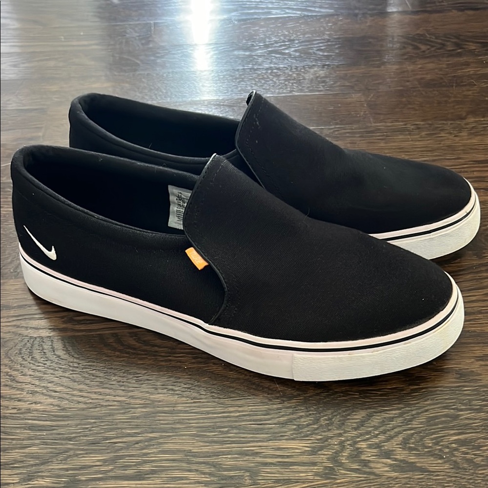 Nike Court Royale AC Women's Slip-On Shoes black  size 11